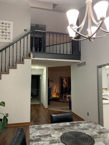 107 HOLLYRIDGE LN, Columbia, MO 65203