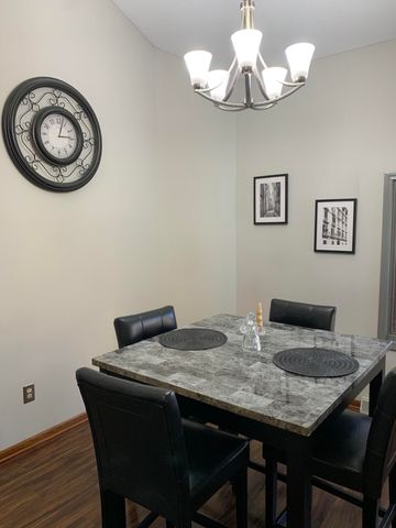 107 HOLLYRIDGE LN, Columbia, MO 65203