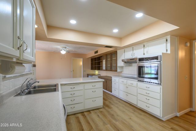 13063 W FOXFIRE Drive, Sun City West, AZ 85375