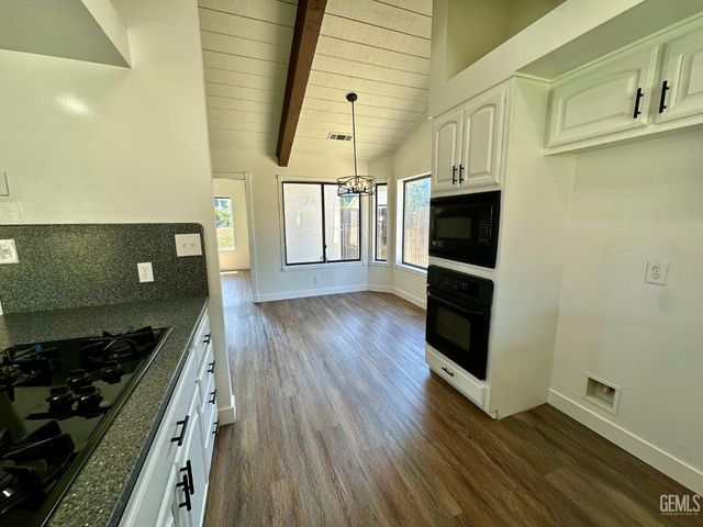5106 Tucker Street, Bakersfield, CA 93308