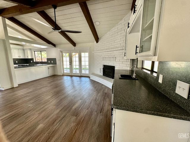 5106 Tucker Street, Bakersfield, CA 93308