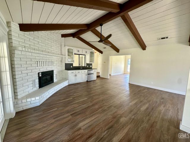 5106 Tucker Street, Bakersfield, CA 93308