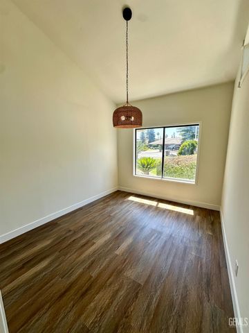 5106 Tucker Street, Bakersfield, CA 93308