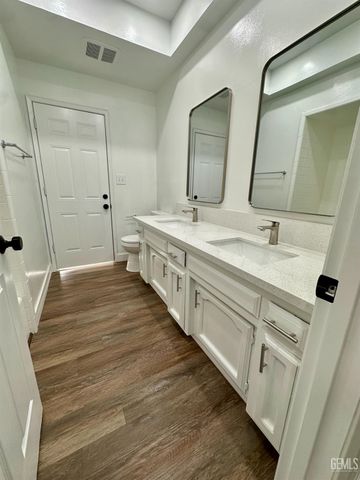 5106 Tucker Street, Bakersfield, CA 93308