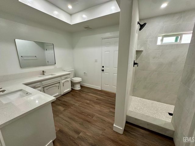 5106 Tucker Street, Bakersfield, CA 93308