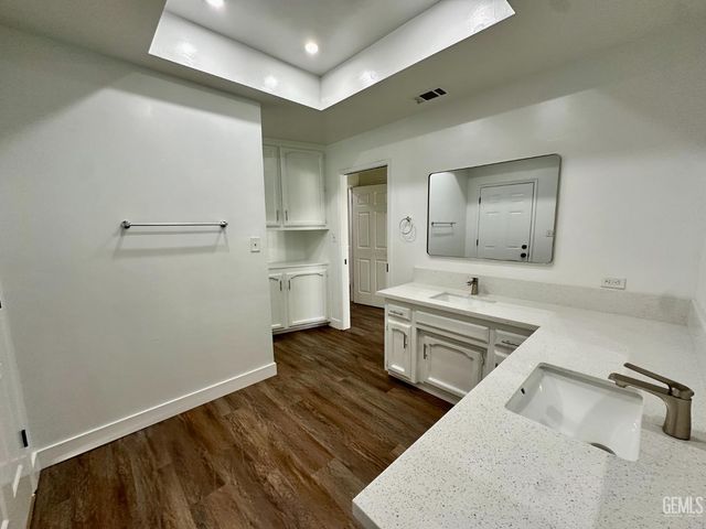 5106 Tucker Street, Bakersfield, CA 93308