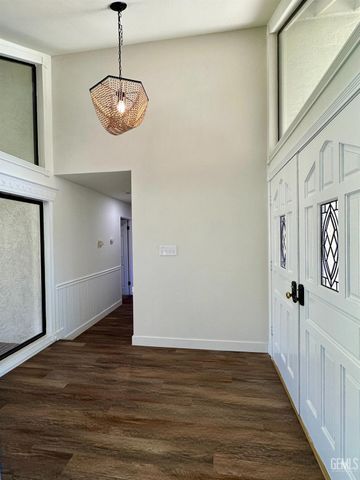 5106 Tucker Street, Bakersfield, CA 93308