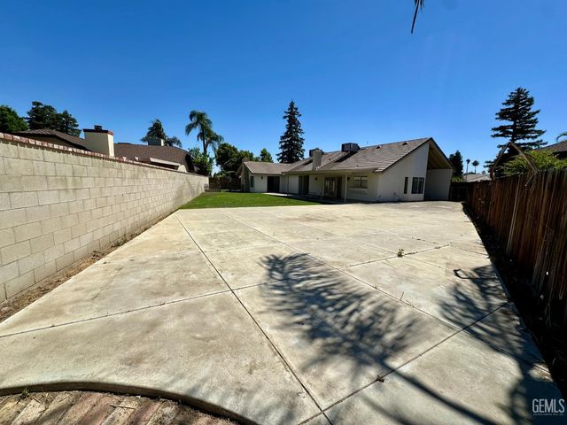 5106 Tucker Street, Bakersfield, CA 93308