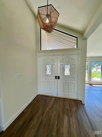 5106 Tucker Street, Bakersfield, CA 93308