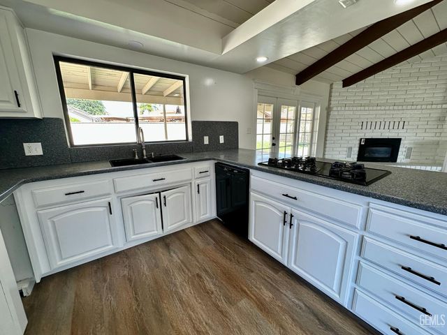 5106 Tucker Street, Bakersfield, CA 93308