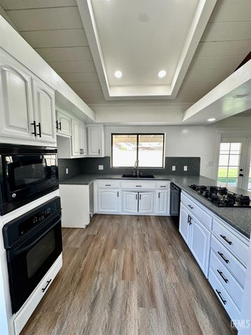 5106 Tucker Street, Bakersfield, CA 93308