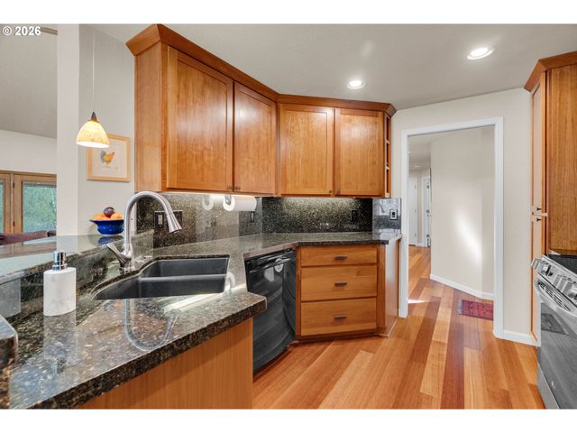 1617 Se 73RD Ave, Hillsboro, OR 97123