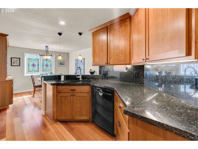 1617 Se 73RD Ave, Hillsboro, OR 97123