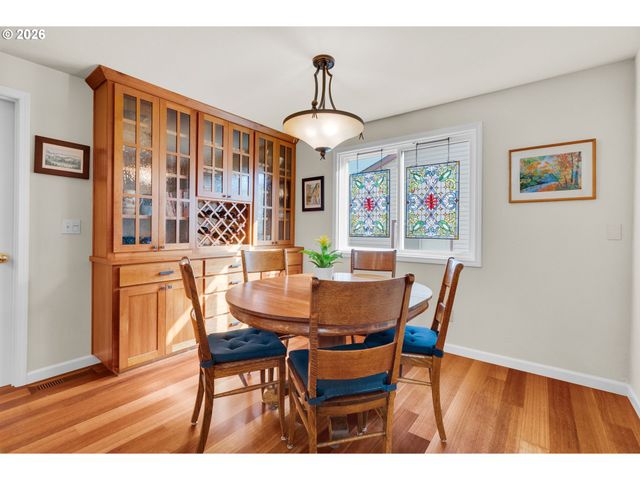 1617 Se 73RD Ave, Hillsboro, OR 97123