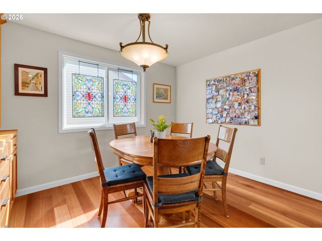 1617 Se 73RD Ave, Hillsboro, OR 97123