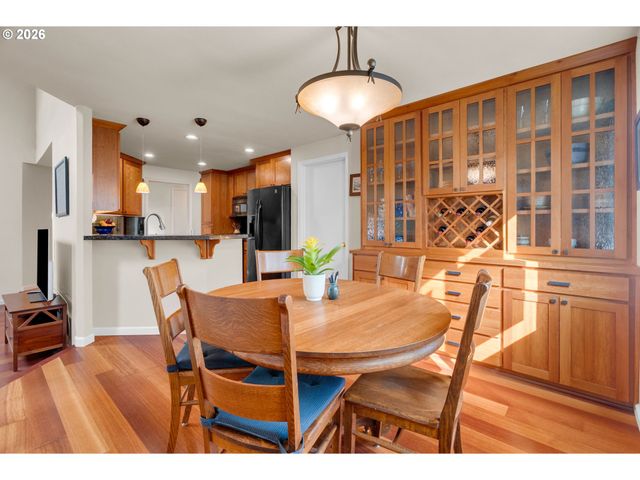 1617 Se 73RD Ave, Hillsboro, OR 97123