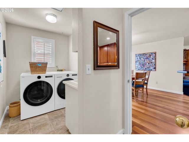 1617 Se 73RD Ave, Hillsboro, OR 97123