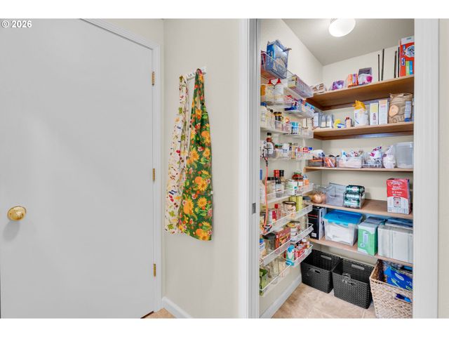 1617 Se 73RD Ave, Hillsboro, OR 97123