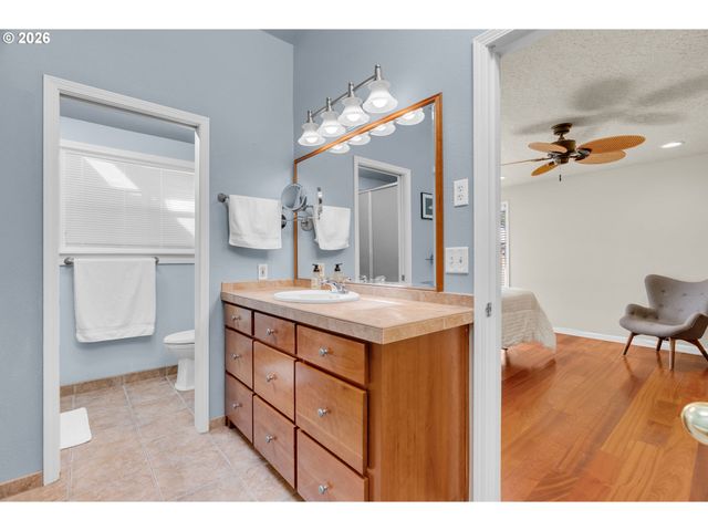 1617 Se 73RD Ave, Hillsboro, OR 97123