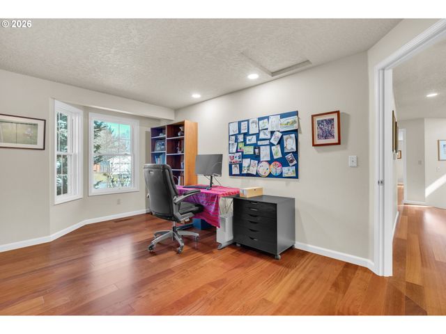 1617 Se 73RD Ave, Hillsboro, OR 97123