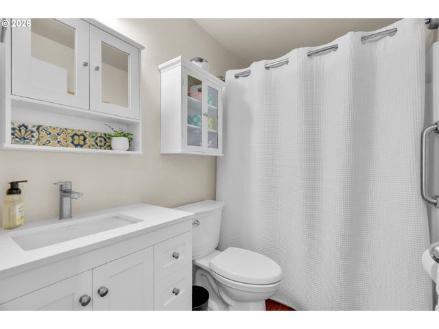 1617 Se 73RD Ave, Hillsboro, OR 97123