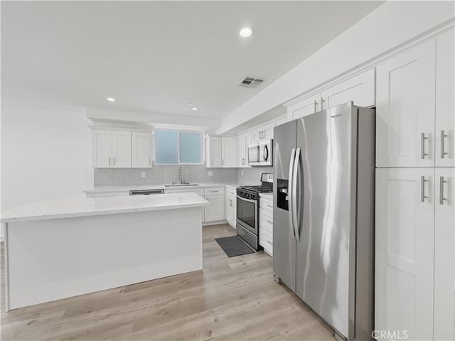 10918 Hesby Street, North Hollywood, CA 91601