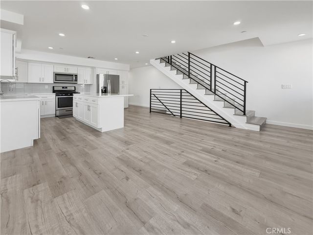 10918 Hesby Street, North Hollywood, CA 91601