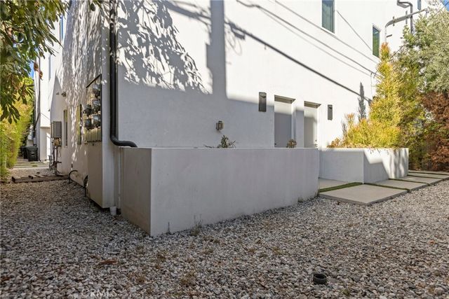 10918 Hesby Street, North Hollywood, CA 91601