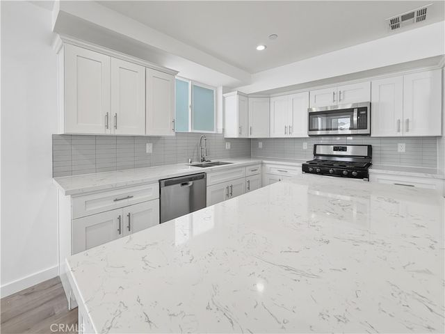 10918 Hesby Street, North Hollywood, CA 91601