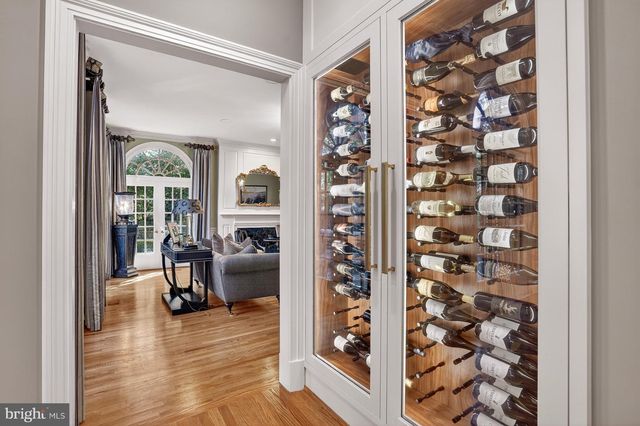 921 TOWLSTON RD, Mclean, VA 22102