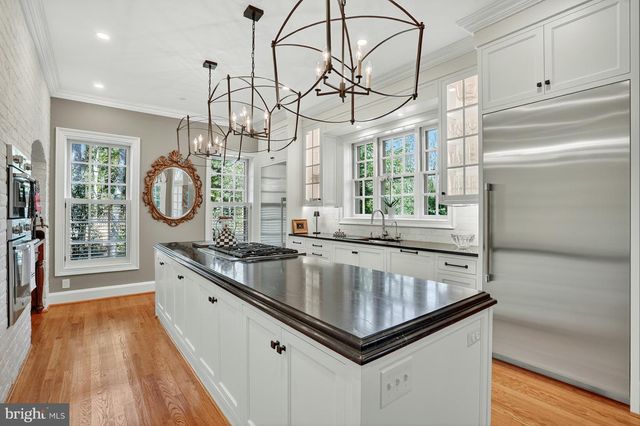 921 TOWLSTON RD, Mclean, VA 22102