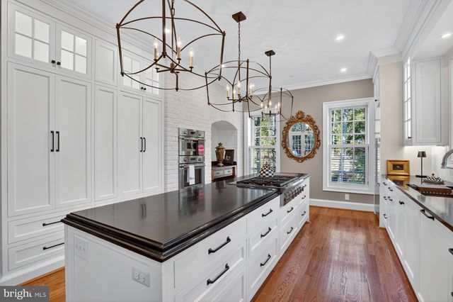 921 TOWLSTON RD, Mclean, VA 22102