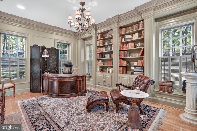 921 TOWLSTON RD, Mclean, VA 22102