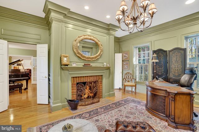 921 TOWLSTON RD, Mclean, VA 22102