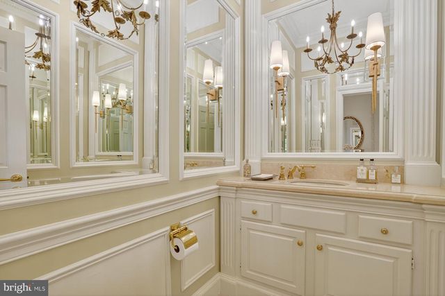 921 TOWLSTON RD, Mclean, VA 22102