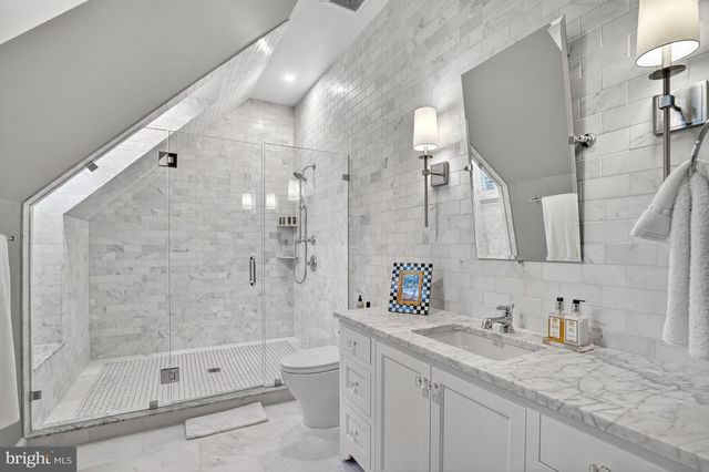 921 TOWLSTON RD, Mclean, VA 22102