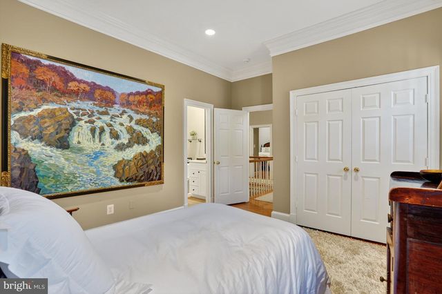 921 TOWLSTON RD, Mclean, VA 22102