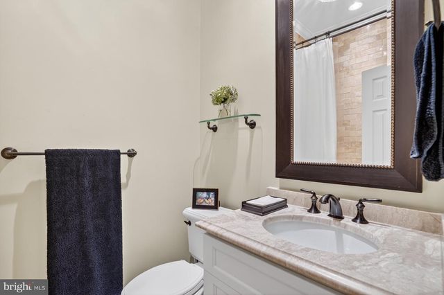 921 TOWLSTON RD, Mclean, VA 22102