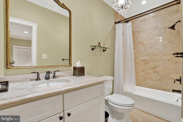 921 TOWLSTON RD, Mclean, VA 22102