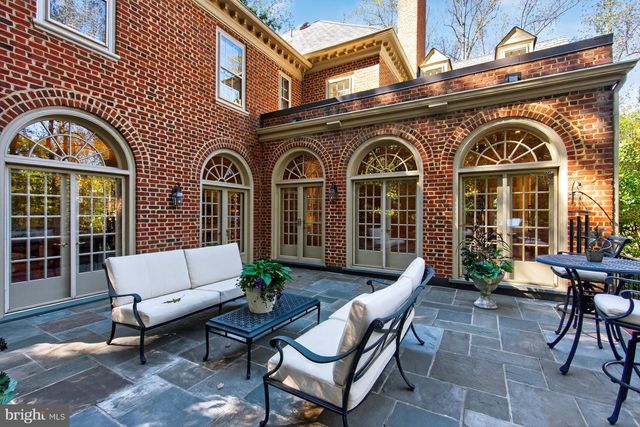 921 TOWLSTON RD, Mclean, VA 22102