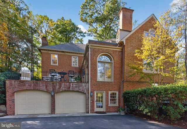 921 TOWLSTON RD, Mclean, VA 22102