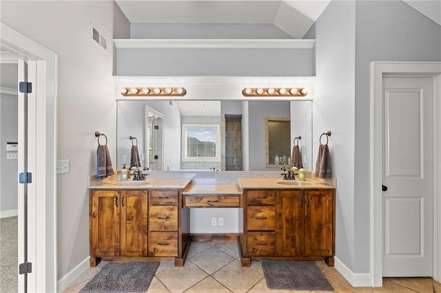 24918 W 92nd Street, Lenexa, KS 66227