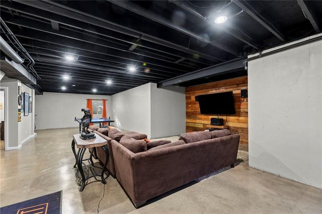 24918 W 92nd Street, Lenexa, KS 66227