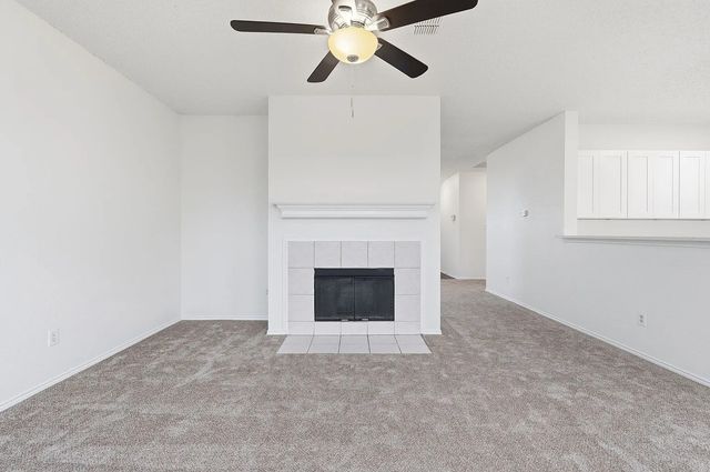 725 Parkford Lane, Arlington, TX 76001