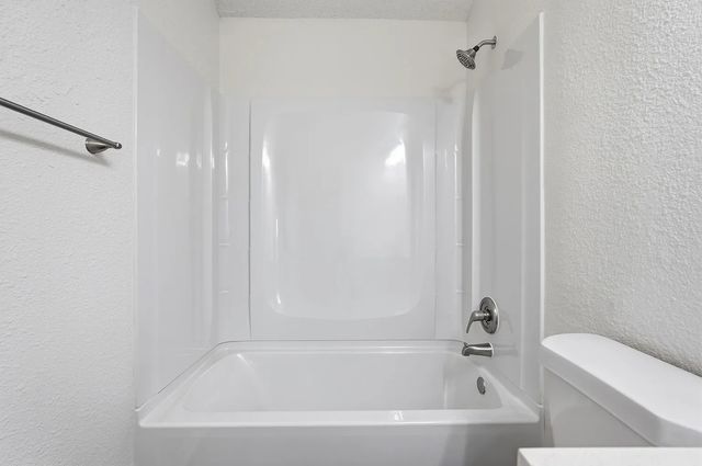 725 Parkford Lane, Arlington, TX 76001