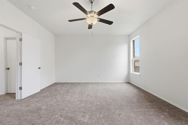 725 Parkford Lane, Arlington, TX 76001