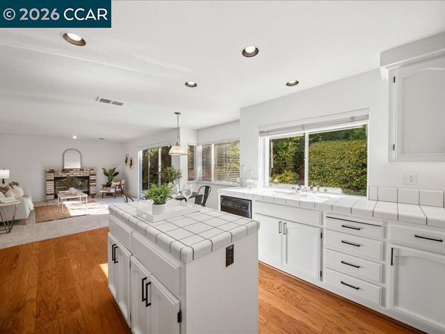1291 Stoney Creek Dr, San Ramon, CA 94582