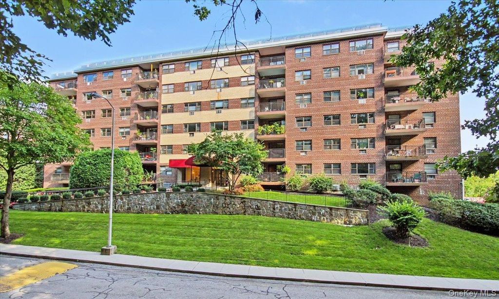 100 Diplomat Drive 6C, Mount Kisco, NY 10549 — photo 2