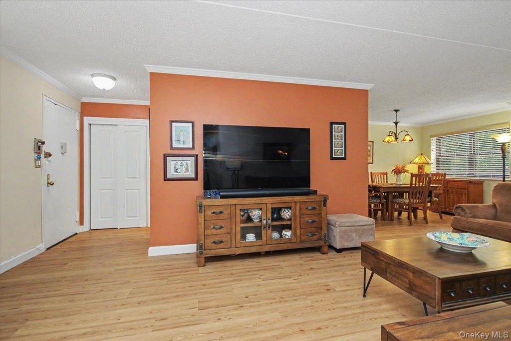 100 Diplomat Drive 6C, Mount Kisco, NY 10549 — photo 4