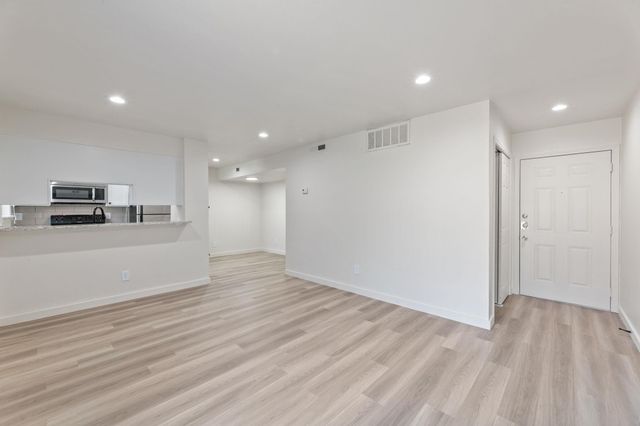 3819 Southway DR 220, Austin, TX 78704